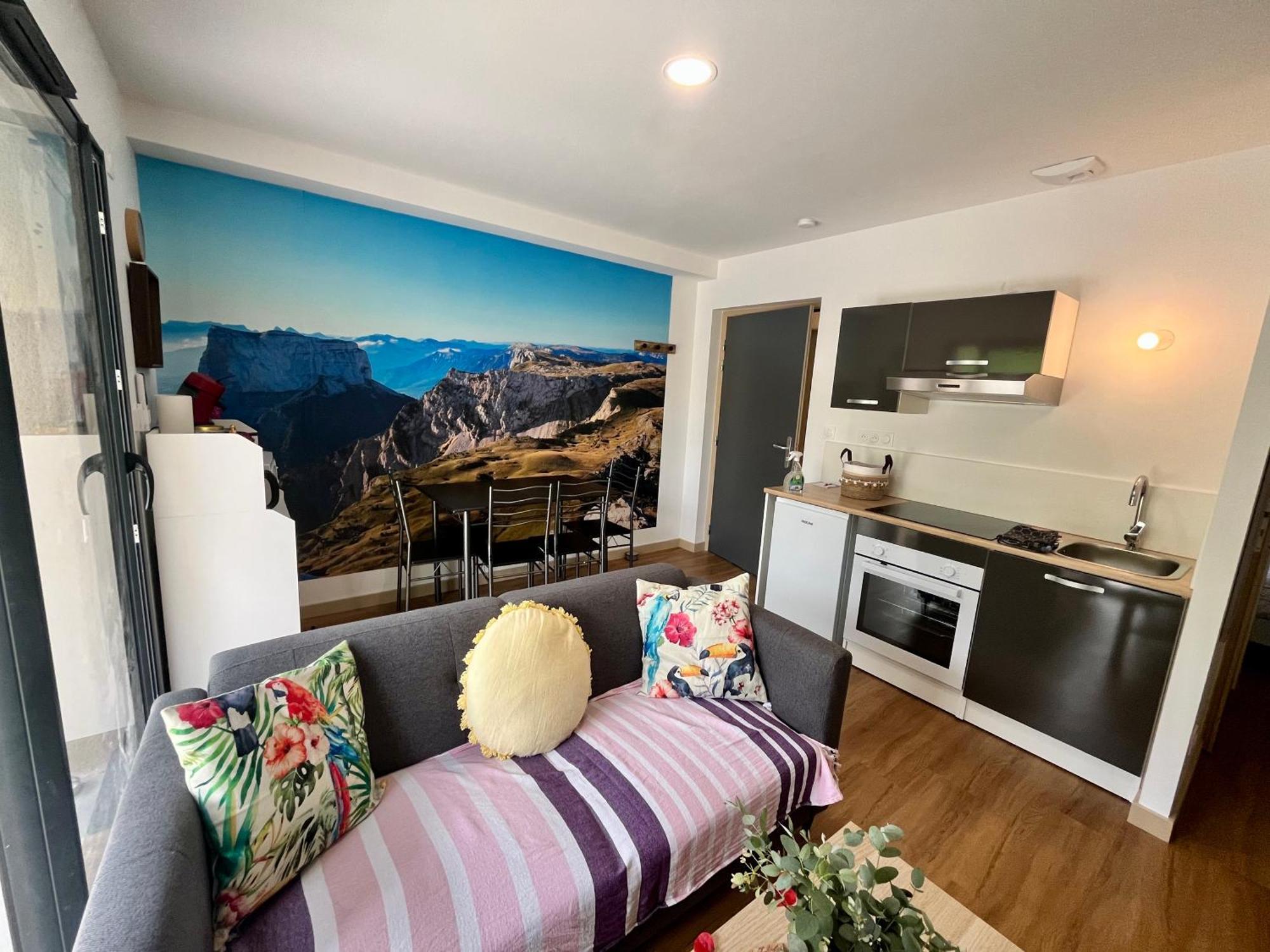 L'Escapade Dauphinoise, Gite 2 Chambres Avec Terrasse Et Clim Beaucroissant Екстериор снимка